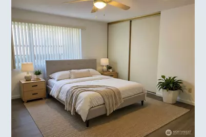 8848 Interlake Avenue N, Seattle, WA 98103 - Photo 18