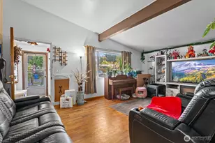 14347 Ashworth Ave N, Seattle, WA 98133 - Photo 4