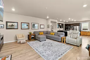 19121 129th St E, Bonney Lake, WA 98391 - Photo 18