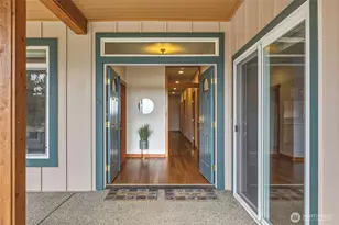 2385 Lake Forest Dr, Oak Harbor, WA 98277 - Photo 4