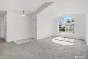 70 SW Roeder Dr, Oak Harbor, WA 98277 - Photo 6
