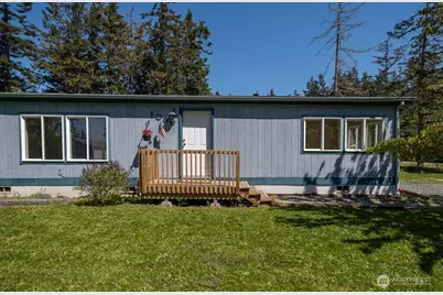1090 Paul Avenue, Oak Harbor, WA 98277 - Photo 1
