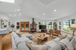 1038 NE Blue Rdg Dr, Poulsbo, WA 98370 - Photo 10