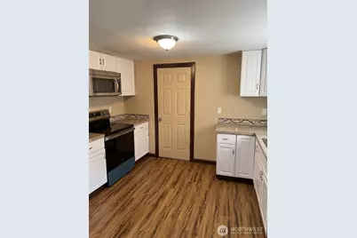 917 Violet Meadow Street S, Tacoma, WA 98444 - Photo 6