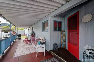 2424 Nightingale Ln, Kelso, WA 98626 - Photo 4