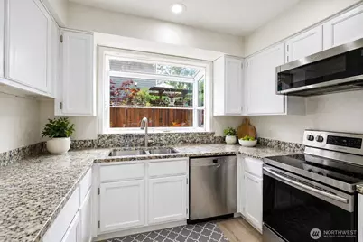 3112 Wells Avenue S, Renton, WA 98055 - Photo 4