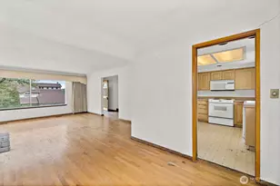 8403 S 120th St, Seattle, WA 98178 - Photo 12