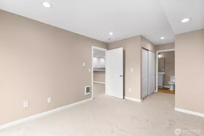 2000 W Barrett Street #202, Seattle, WA 98199 - Photo 16