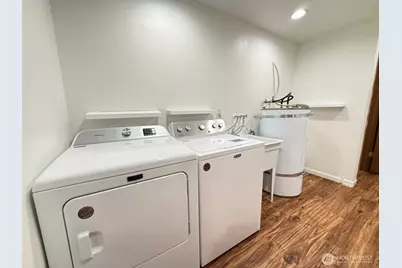 12043 Bartlett Avenue NE, Seattle, WA 98125 - Photo 8