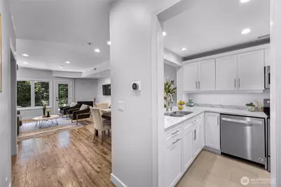 9039 NE Juanita Drive #104, Kirkland, WA 98034 - Photo 16