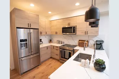 2624 Eastlake Avenue E #B, Seattle, WA 98102 - Photo 8