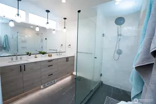 2624 Eastlake Ave E, Seattle, WA 98102 - Photo 12