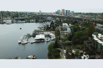 2624 Eastlake Avenue E #B, Seattle, WA 98102 - Photo 2
