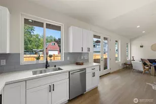 11014 6th Ave W, Everett, WA 98204 - Photo 2