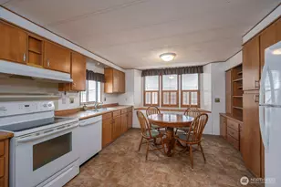 2240 W Broadway, Moses Lake, WA 98837 - Photo 12