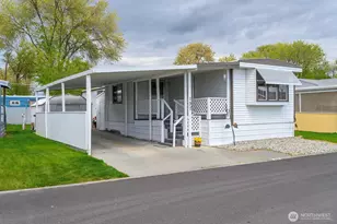 2240 W Broadway, Moses Lake, WA 98837 - Photo 1
