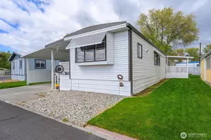 2240 W Broadway, Moses Lake, WA 98837 - Photo 32