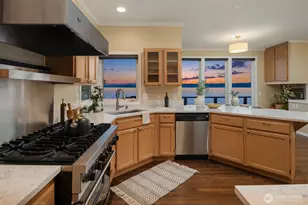 10835 Arroyo Beach Pl SW, Seattle, WA 98146 - Photo 18