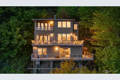 10835 Arroyo Beach Place SW, Seattle, WA 98146 - Photo 2