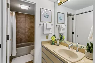 1301 Spring St, Seattle, WA 98104 - Photo 12