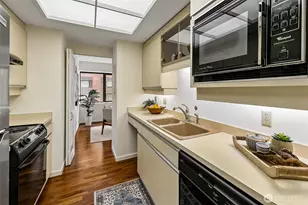 1301 Spring St, Seattle, WA 98104 - Photo 8