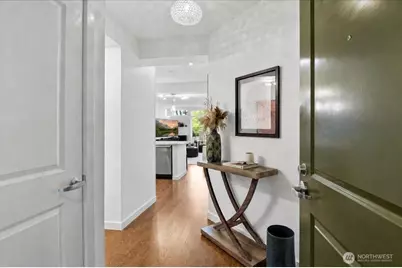 211 Kirkland Avenue #204, Kirkland, WA 98033 - Photo 2
