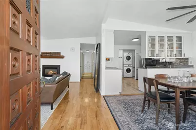 219 SW 108th Street, Seattle, WA 98146 - Photo 4