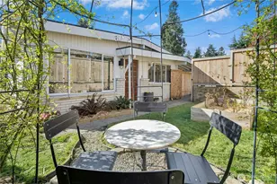 219 SW 108th St, Seattle, WA 98146 - Photo 2