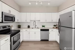 11415 Slater Ave NE, Kirkland, WA 98033 - Photo 12