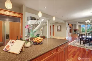 1055 91st Ave NE, Bellevue, WA 98004 - Photo 12