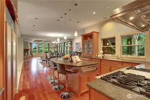 1055 91st Ave NE, Bellevue, WA 98004 - Photo 14