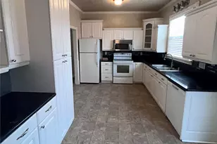 2716 S 14th St, Tacoma, WA 98405 - Photo 12