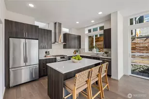 926 N 35th St, Seattle, WA 98103 - Photo 10