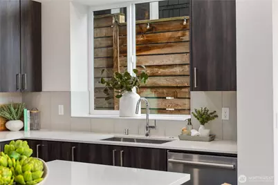 926 N 35th Street, Seattle, WA 98103 - Photo 16