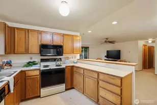 4711 NW Cascade St, Silverdale, WA 98383 - Photo 12