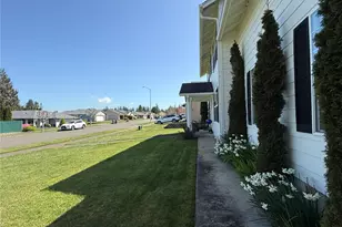 611 Andrews Ave, Cosmopolis, WA 98537 - Photo 4