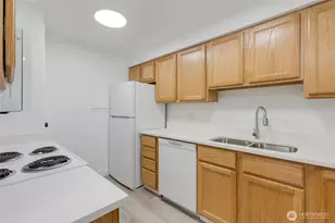 1555 Union Ave NE, Renton, WA 98059 - Photo 14