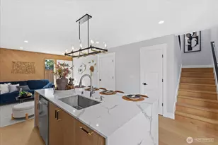9537 Dayton Ave N, Seattle, WA 98103 - Photo 12
