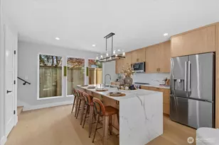 9537 Dayton Ave N, Seattle, WA 98103 - Photo 8