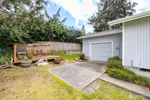 407 NE 4th St, Coupeville, WA 98239 - Photo 28