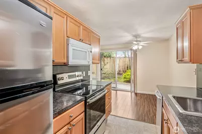 12505 NE 117th Place #J1, Kirkland, WA 98034 - Photo 12