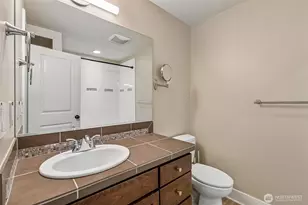 1078 NE High St, Issaquah, WA 98029 - Photo 28