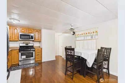 827 W Valley Highway #27, Kent, WA 98032 - Photo 4