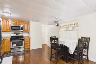 827 W Valley Hwy, Kent, WA 98032 - Photo 4