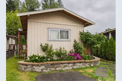 827 W Valley Highway #27, Kent, WA 98032 - Photo 1