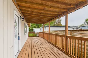 827 W Valley Hwy, Kent, WA 98032 - Photo 2