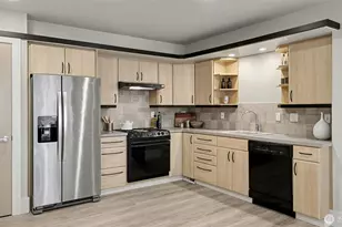 13730 Main St, Bellevue, WA 98005 - Photo 30