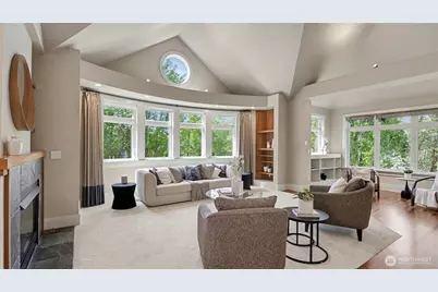 13730 Main Street, Bellevue, WA 98005 - Photo 8