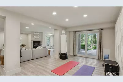 13730 Main Street, Bellevue, WA 98005 - Photo 32