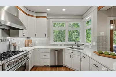 13730 Main Street, Bellevue, WA 98005 - Photo 12